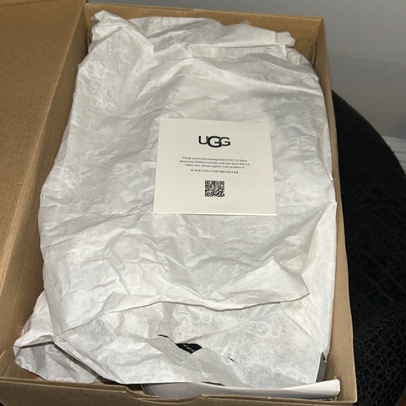 UGG Clogs - Picture 9 of 10